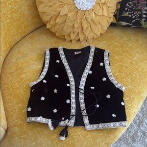 Black and white flower embroidered vest
